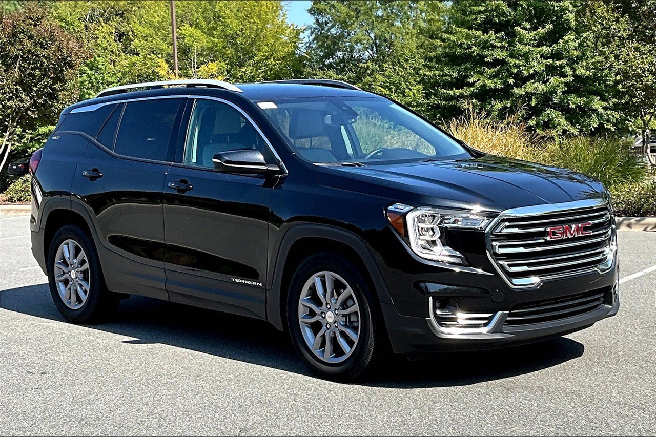 2024 Gmc Terrain SLT photo 2