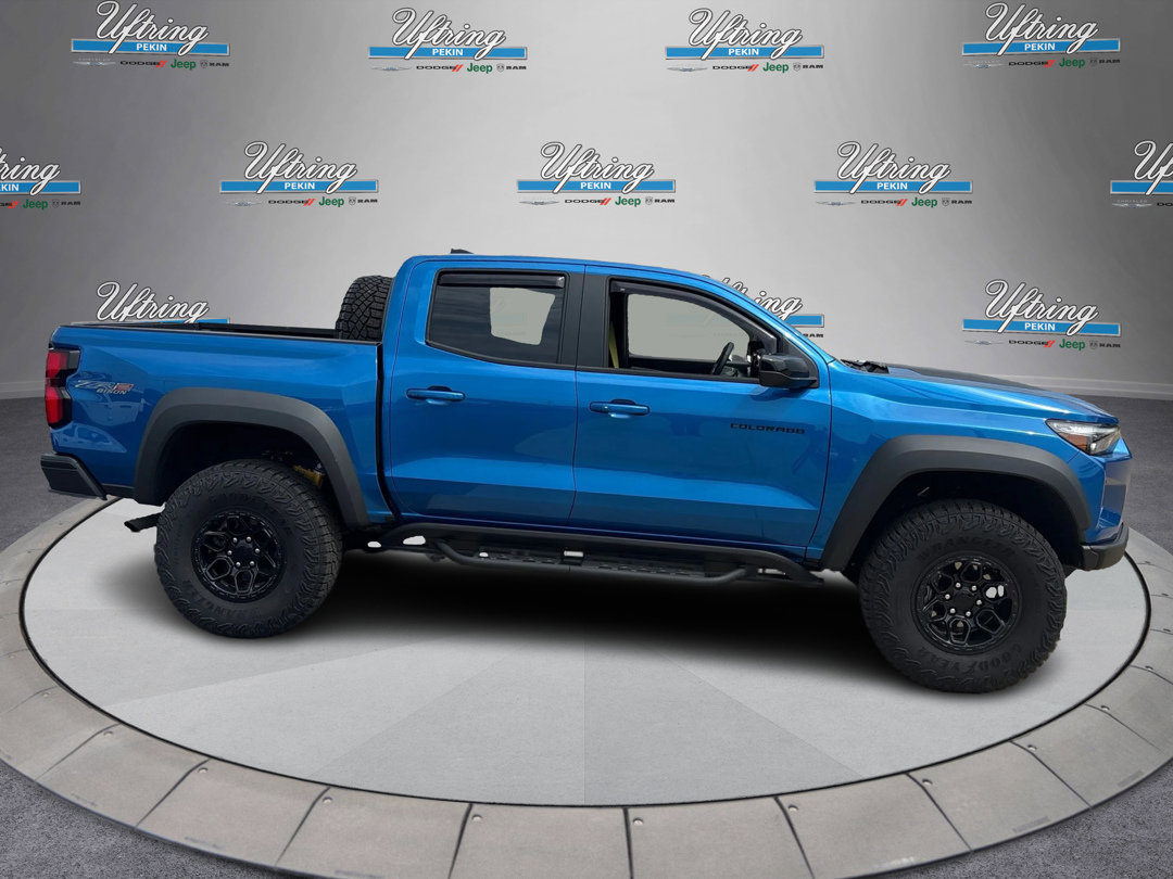 2024 Chevrolet Colorado ZR2 photo 2