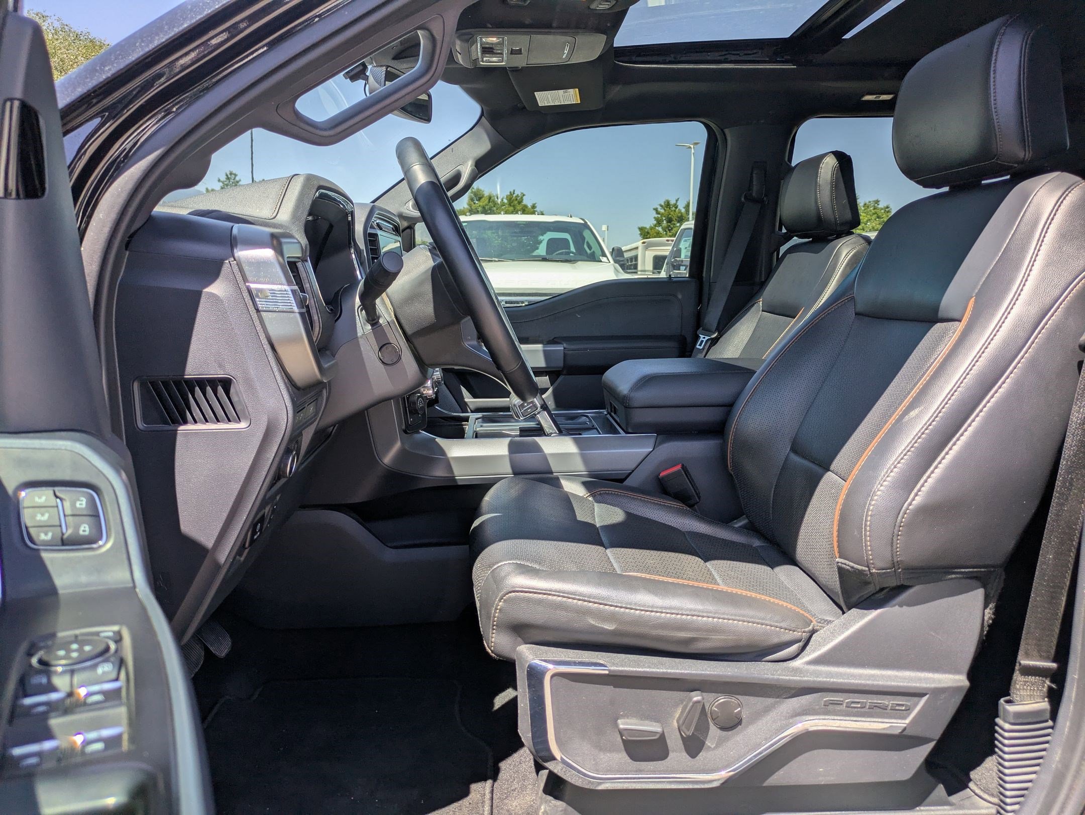 2024 Ford F-150 Lariat photo 24