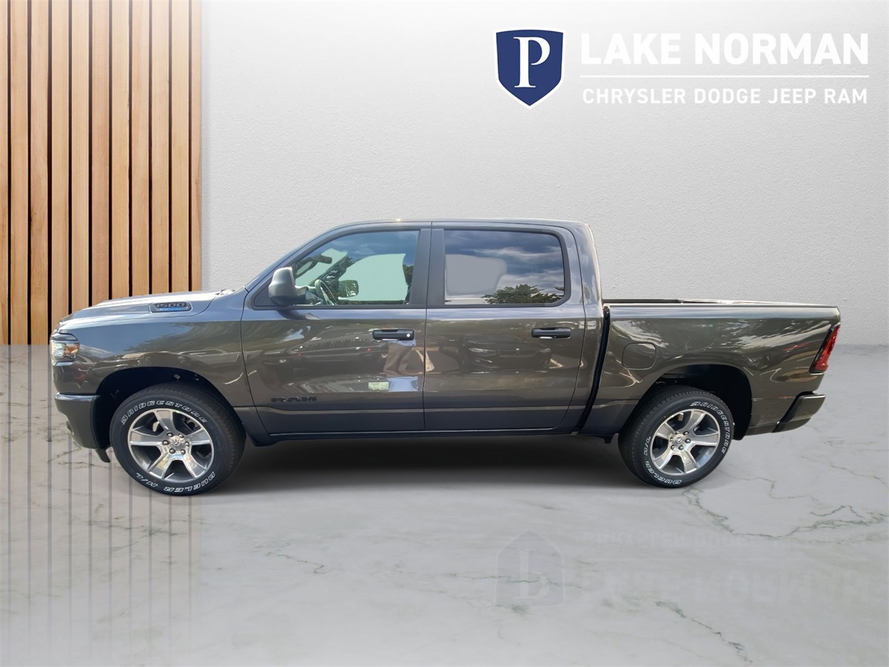 2025 Ram 1500 Tradesman photo 5
