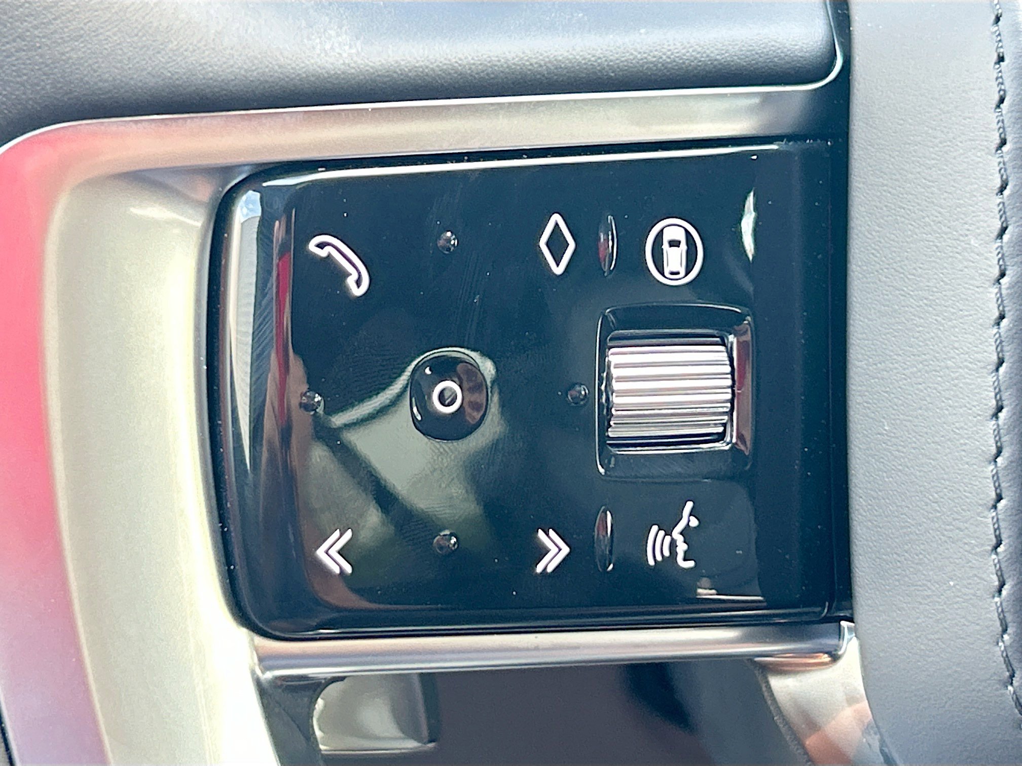 2025 Land Rover Range Rover SE photo 28