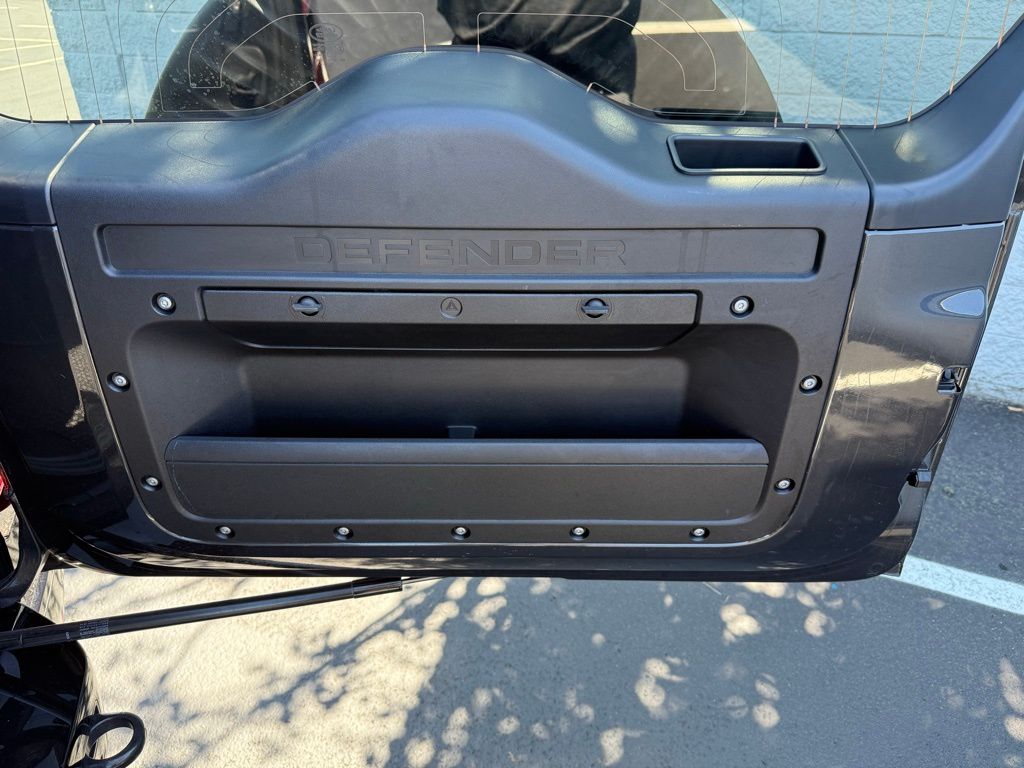 2024 Land Rover Defender 110 X-Dynamic SE photo 28