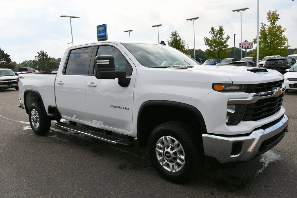 2024 Chevrolet Silverado 2500HD LT photo 9