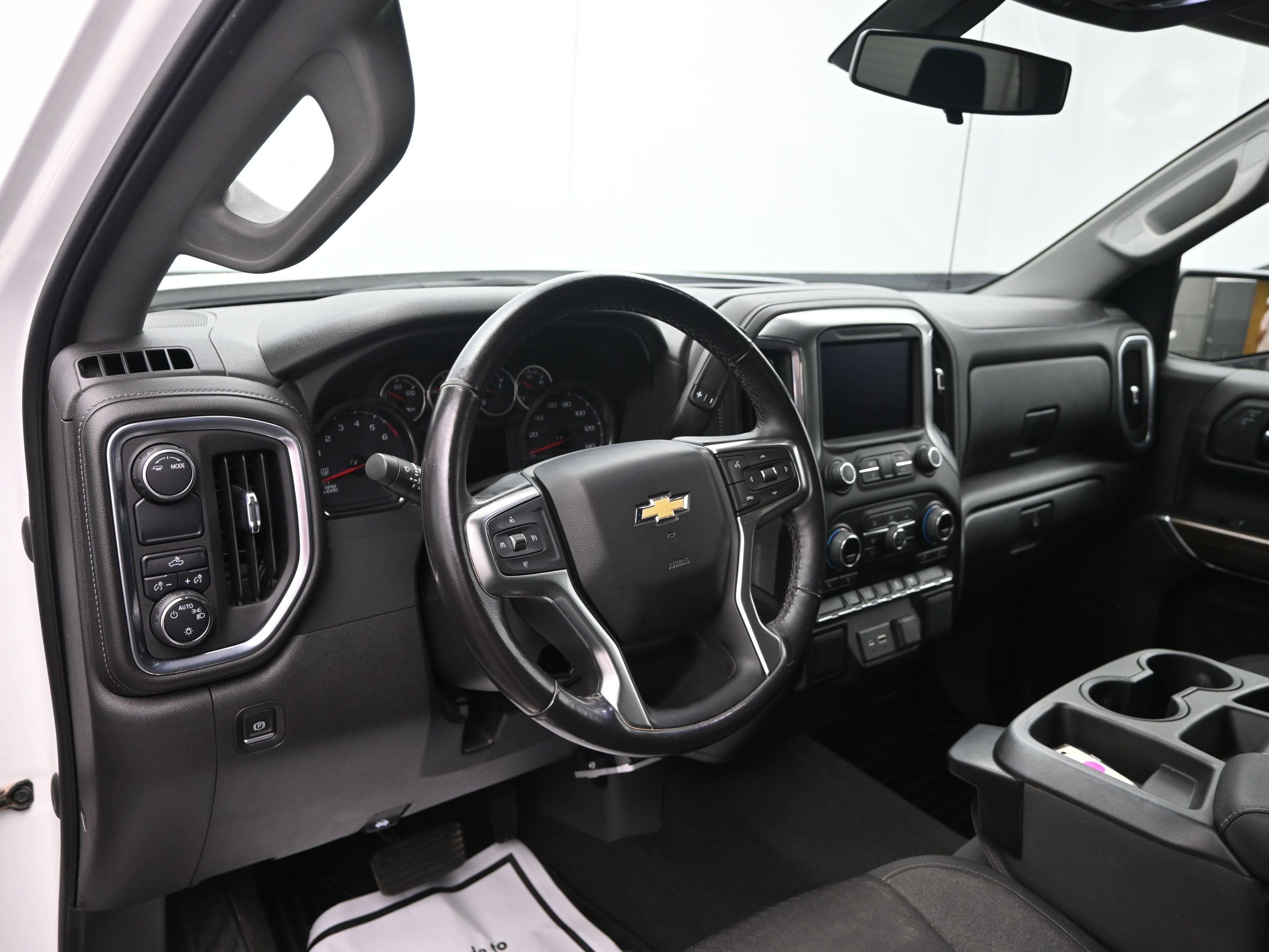2022 Chevrolet Silverado 1500 LT photo 6