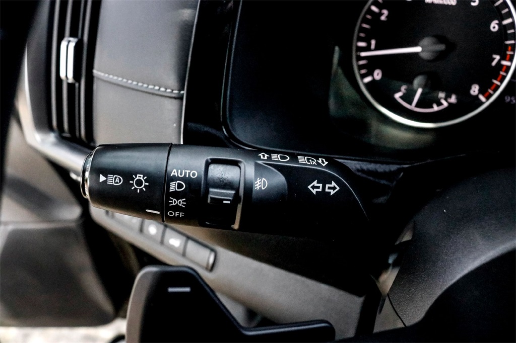 2023 Nissan Pathfinder SL photo 19