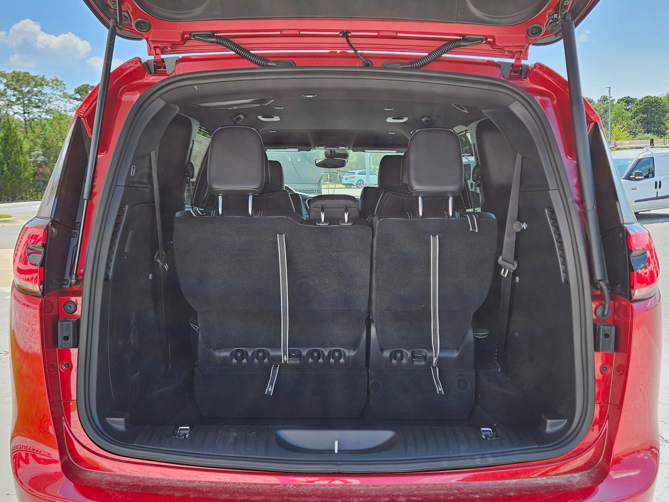 2026 Chrysler Pacifica photo 24