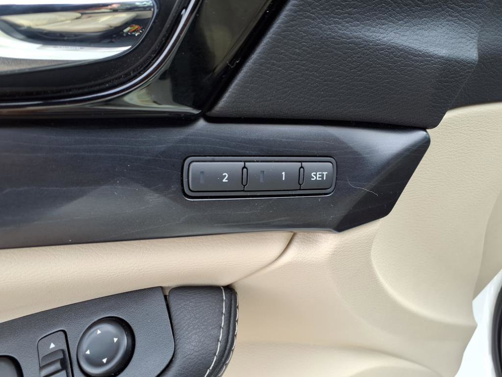 2023 Nissan Maxima Platinum photo 10