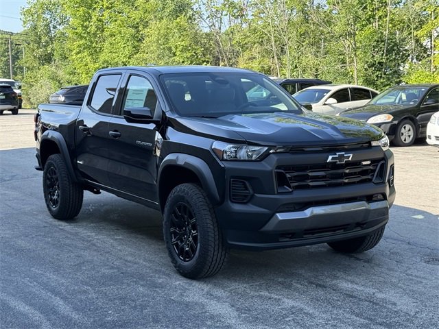 2026 Chevrolet Colorado Trail Boss photo 2