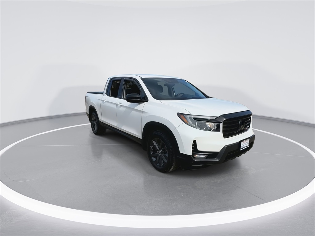 2023 Honda Ridgeline Sport photo 2