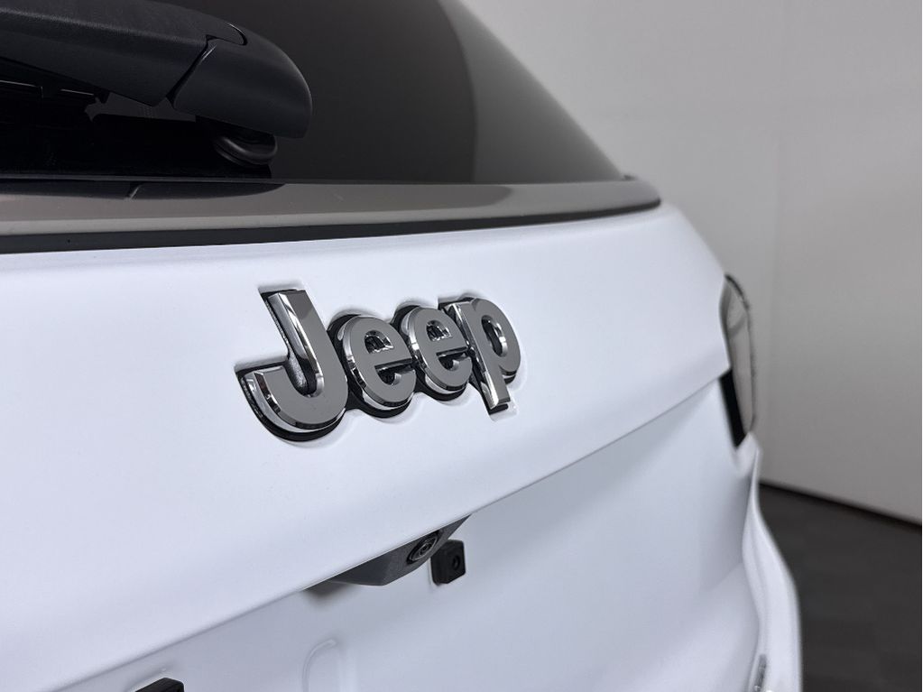 2025 Jeep Compass Limited photo 16