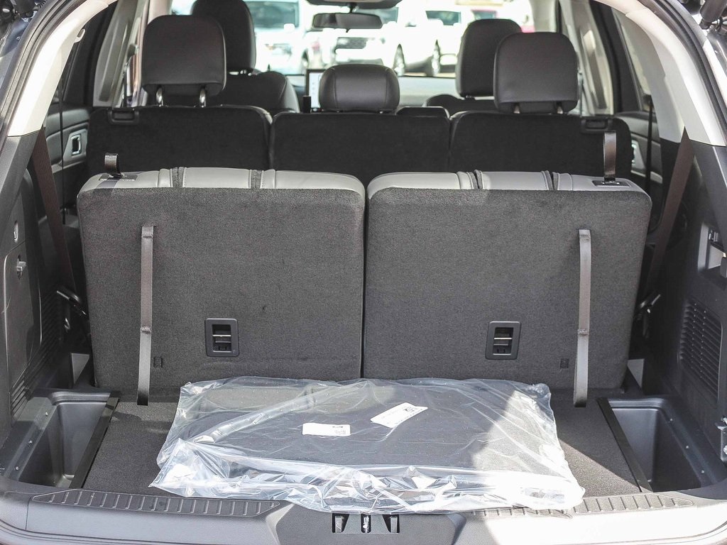 2025 Ford Explorer photo 25