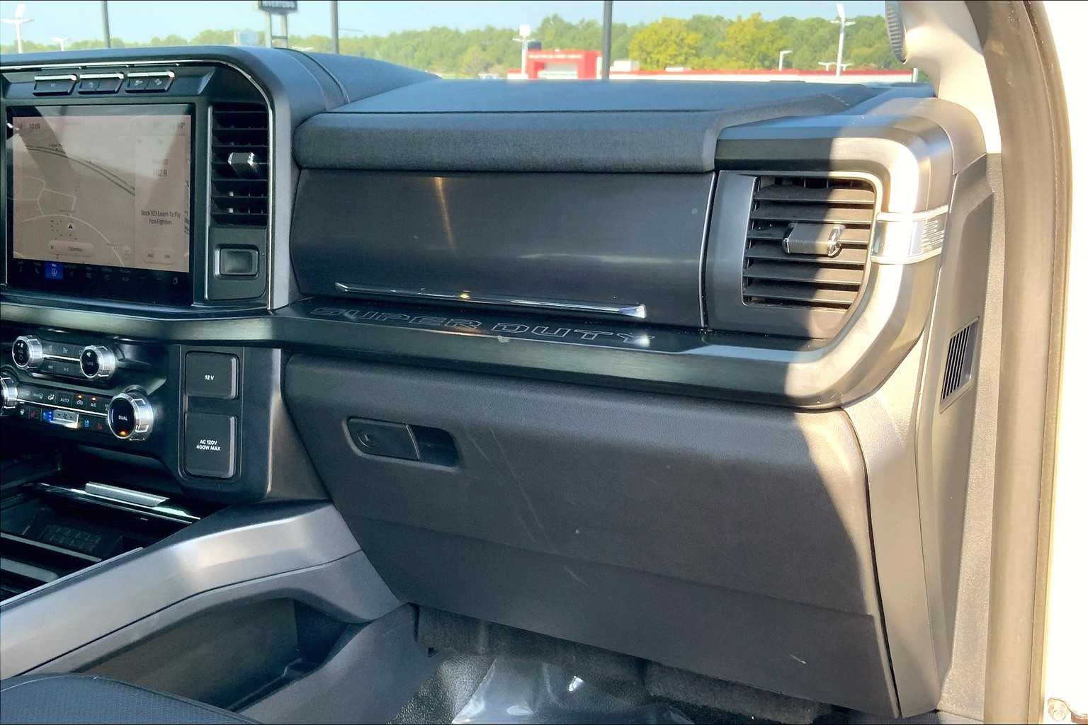 2024 Ford F-250 Lariat photo 17