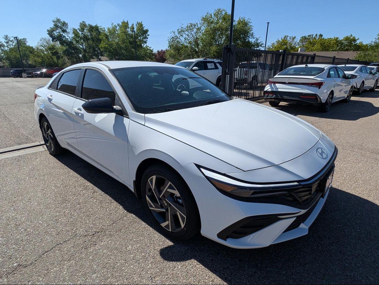 2025 Hyundai Elantra Hybrid SEL Sport photo 8