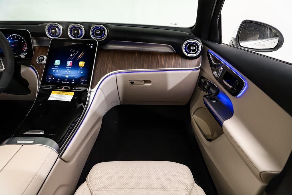 2025 Mercedes Benz GLC 300 4MATIC photo 16