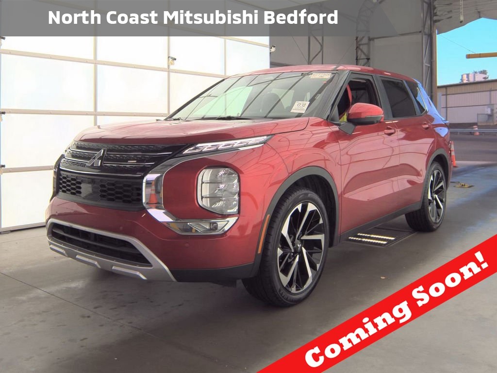 2024 Mitsubishi Outlander SE's photo