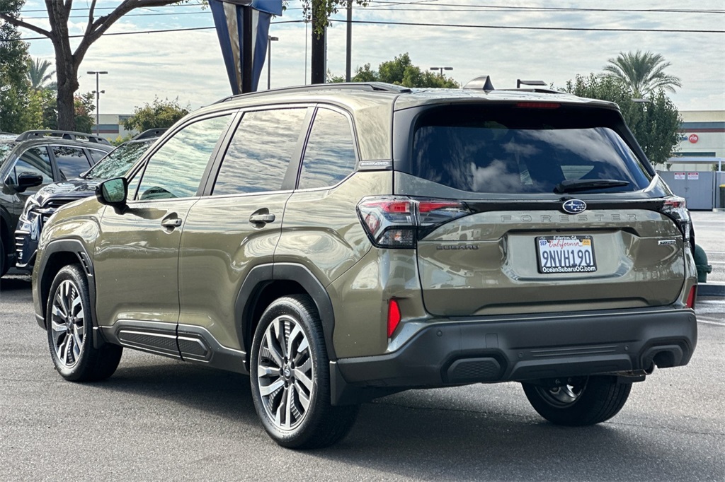 2025 Subaru Forester Touring photo 6