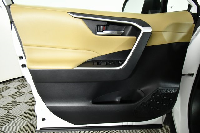 2022 Toyota RAV4 Hybrid XLE photo 20