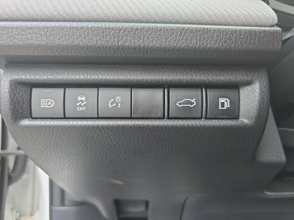 2025 Toyota Camry SE photo 26