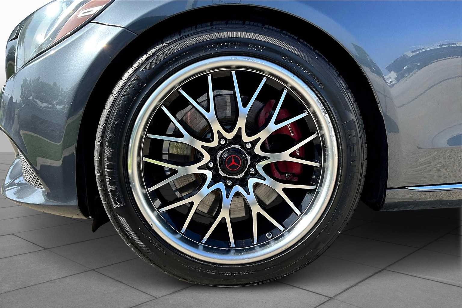 2015 Mercedes Benz C 300 photo 9