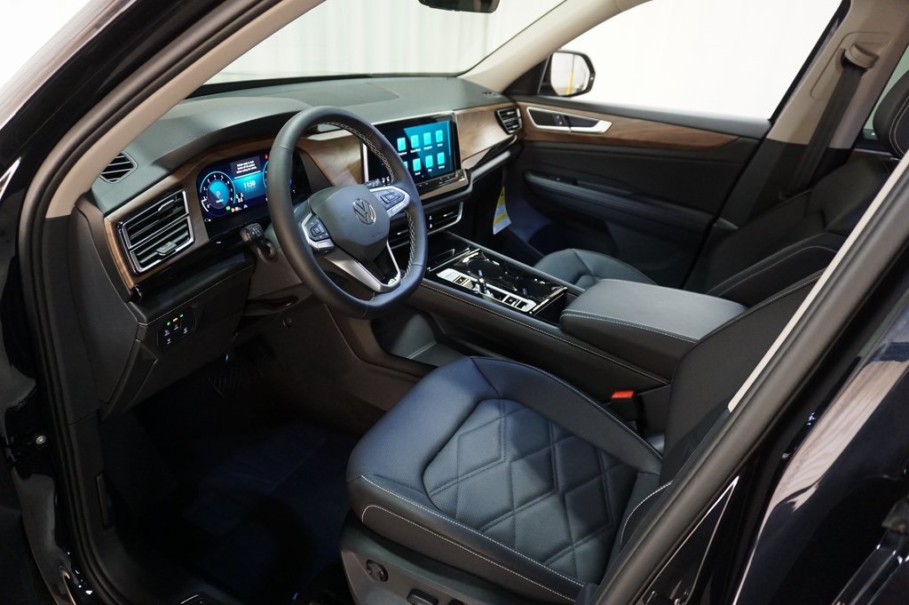 2025 Volkswagen Atlas SE Technology photo 9