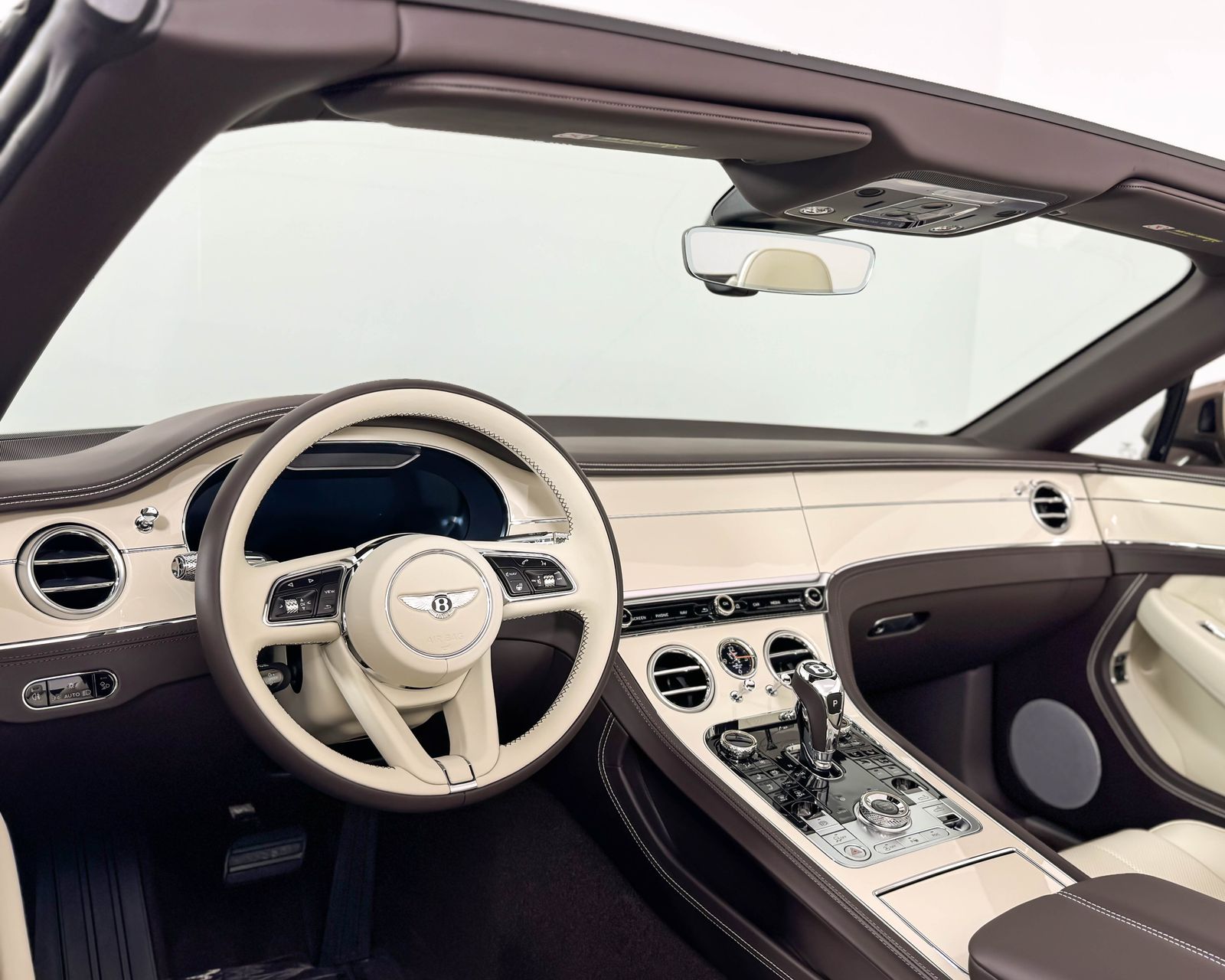 2024 Bentley Continental GTC photo 2