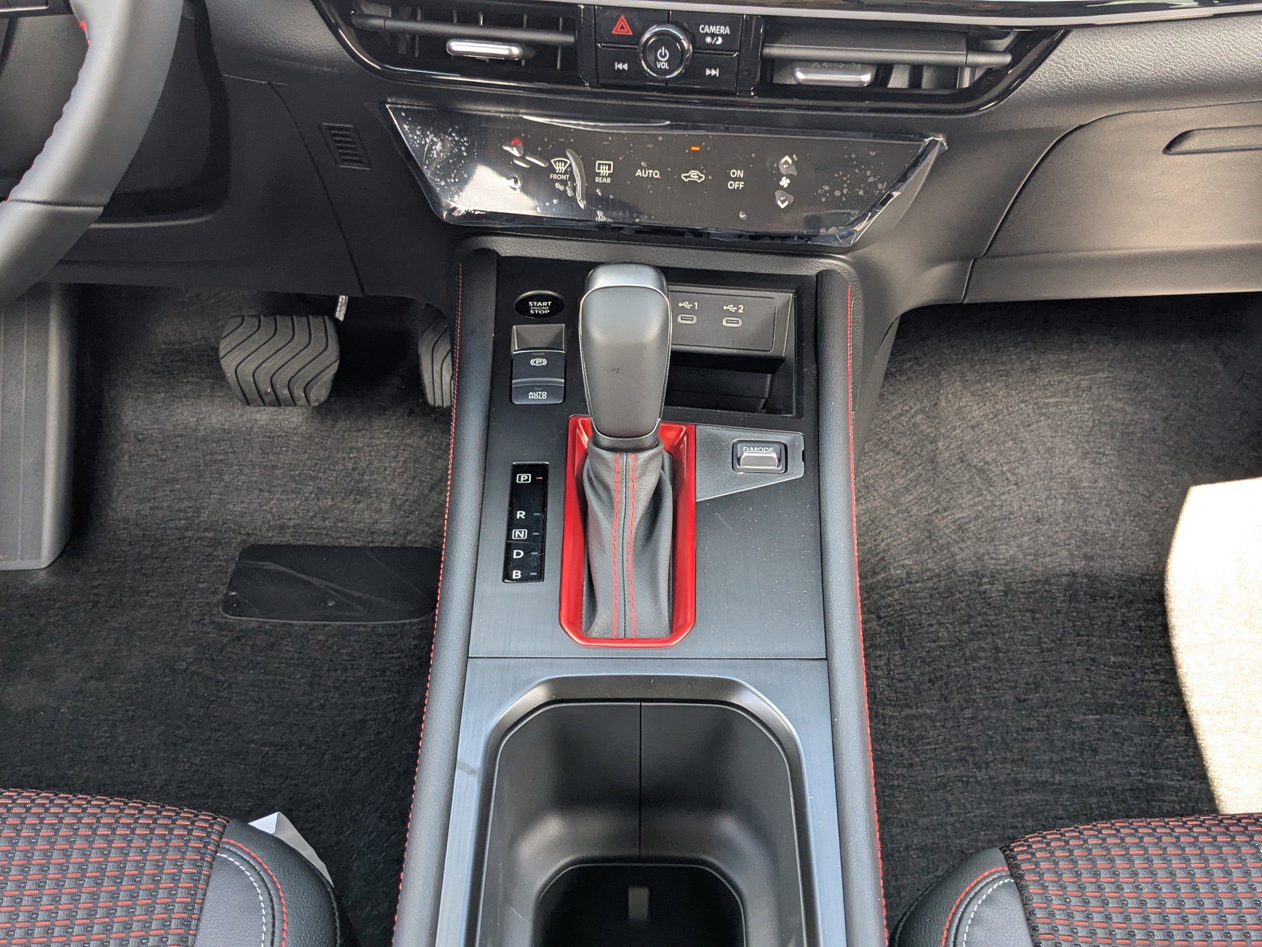 2025 Nissan Kicks SR photo 12
