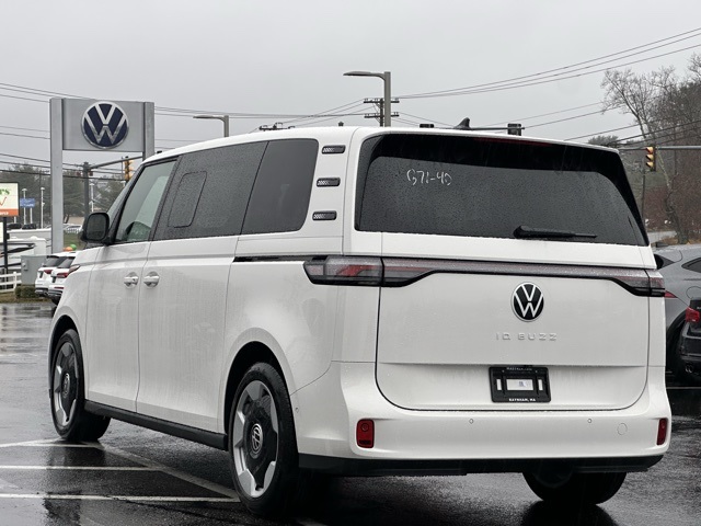 2025 Volkswagen ID. Buzz Pro S photo 3