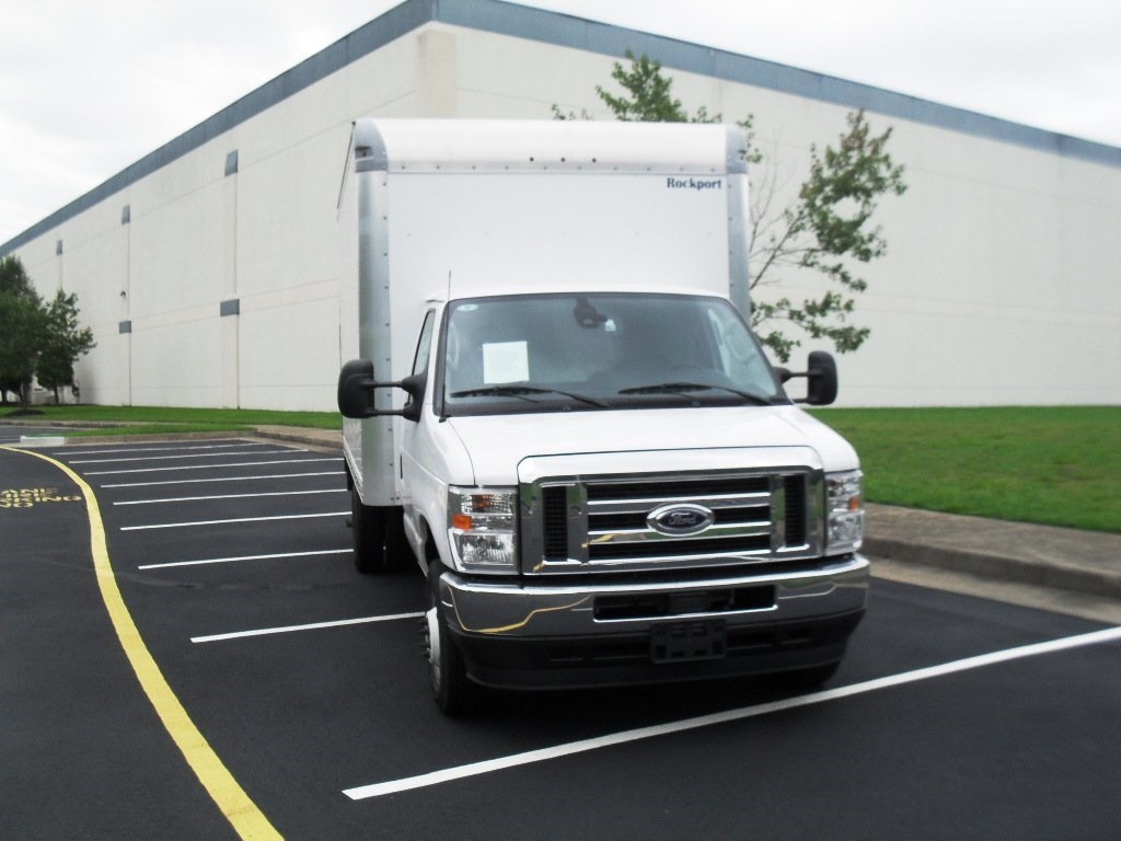 2025 Ford E-350 photo 2
