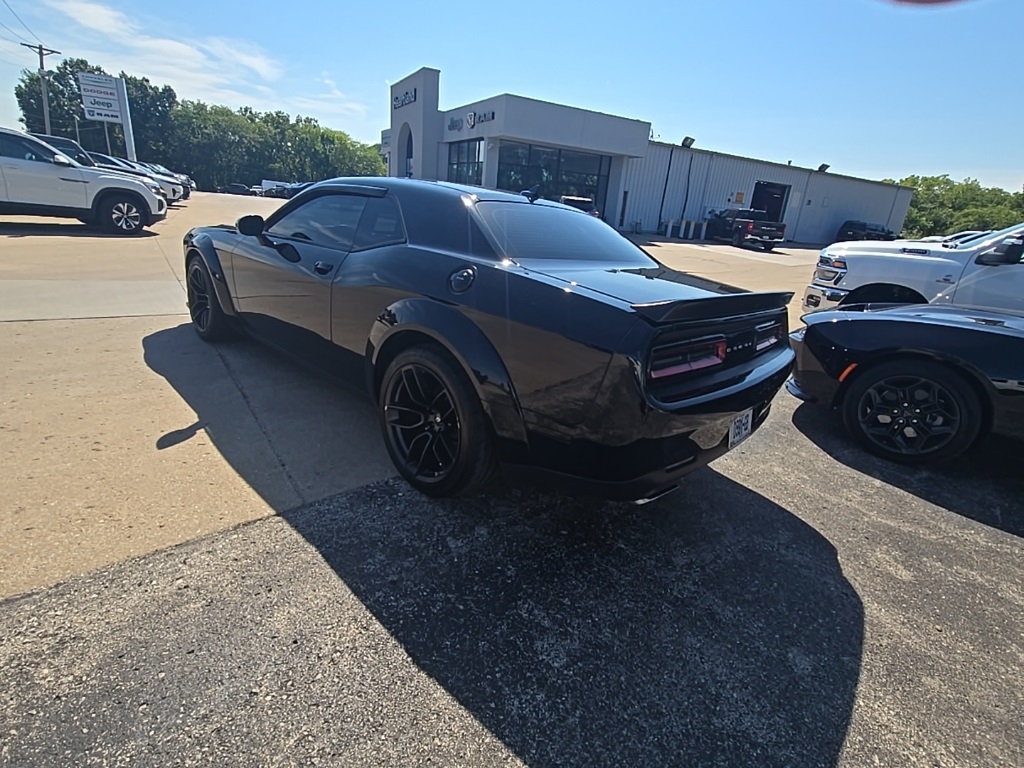 2022 Dodge Challenger R/T Scat Pack Widebody photo 3