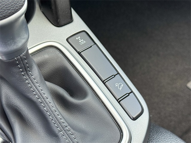 2023 Kia Seltos LX photo 38