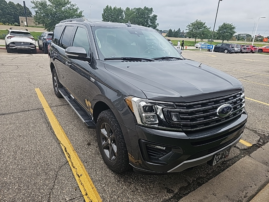 2020 Ford Expedition XLT photo 2