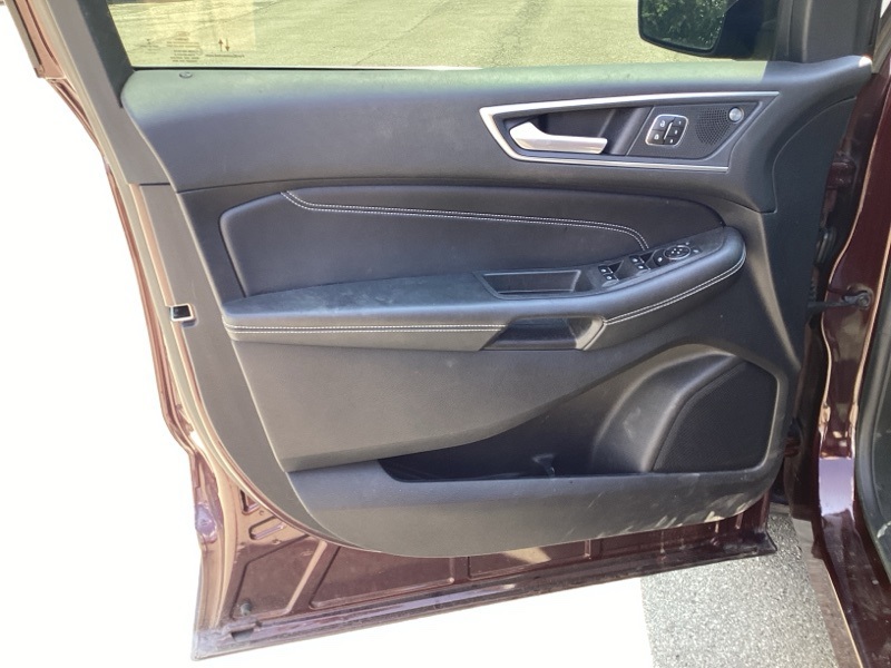 2021 Ford Edge Titanium photo 15