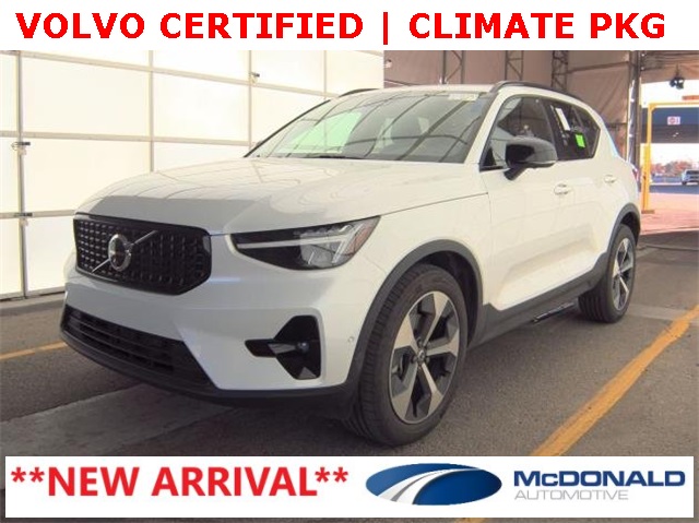 2025 Volvo XC40 Plus's photo