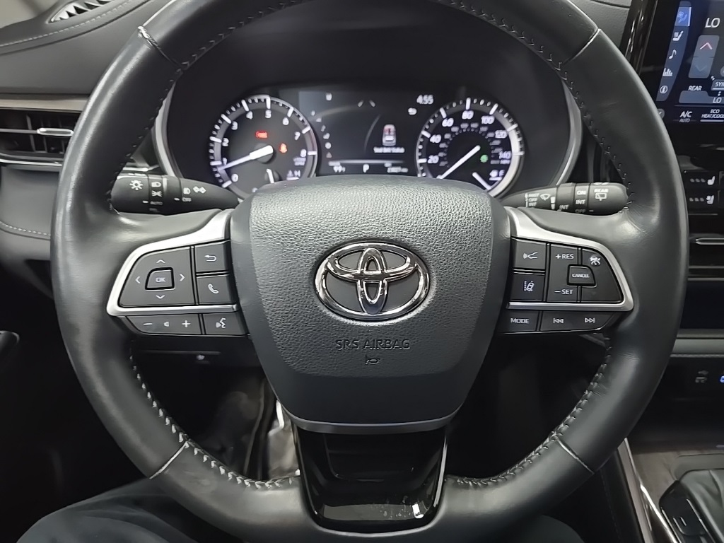 2022 Toyota Highlander Limited photo 19
