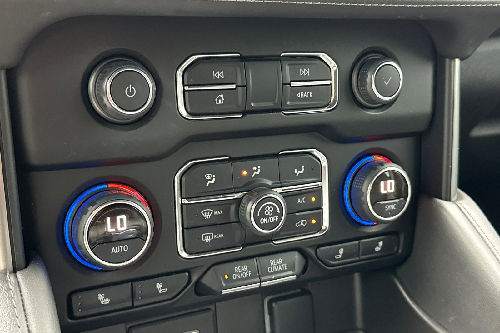 2022 Chevrolet Tahoe Z71 photo 19