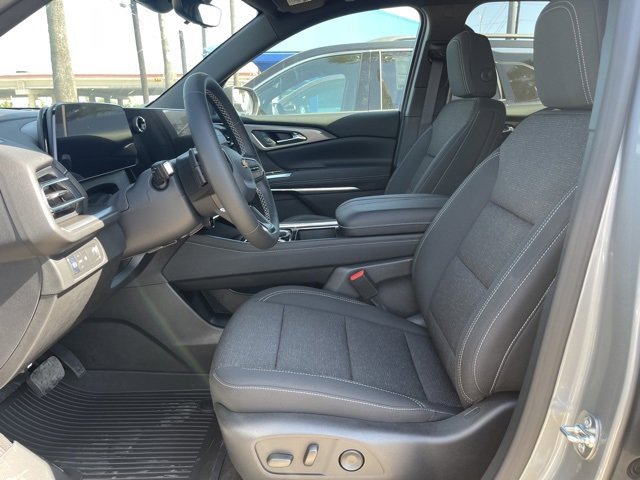 2026 Chevrolet Traverse photo 11