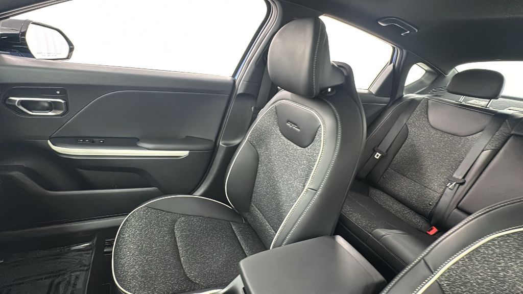 2025 Kia K4 GT-Line photo 13
