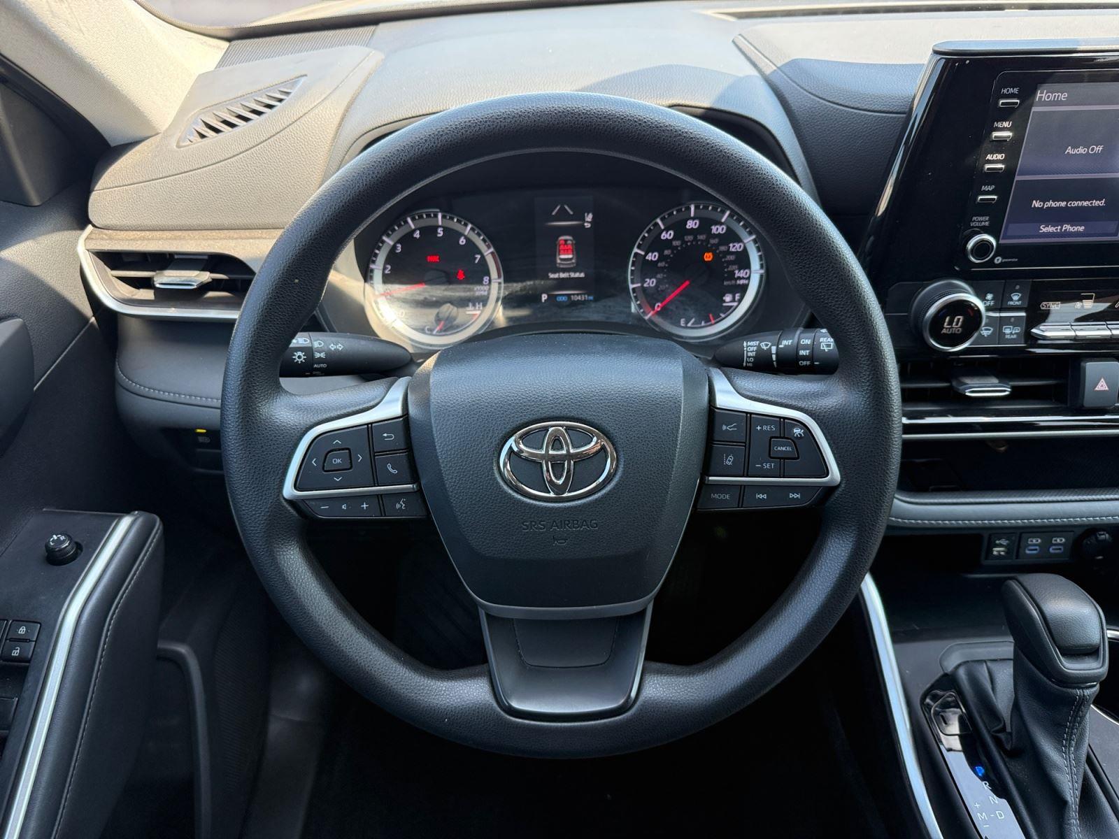 2022 Toyota Highlander L photo 12