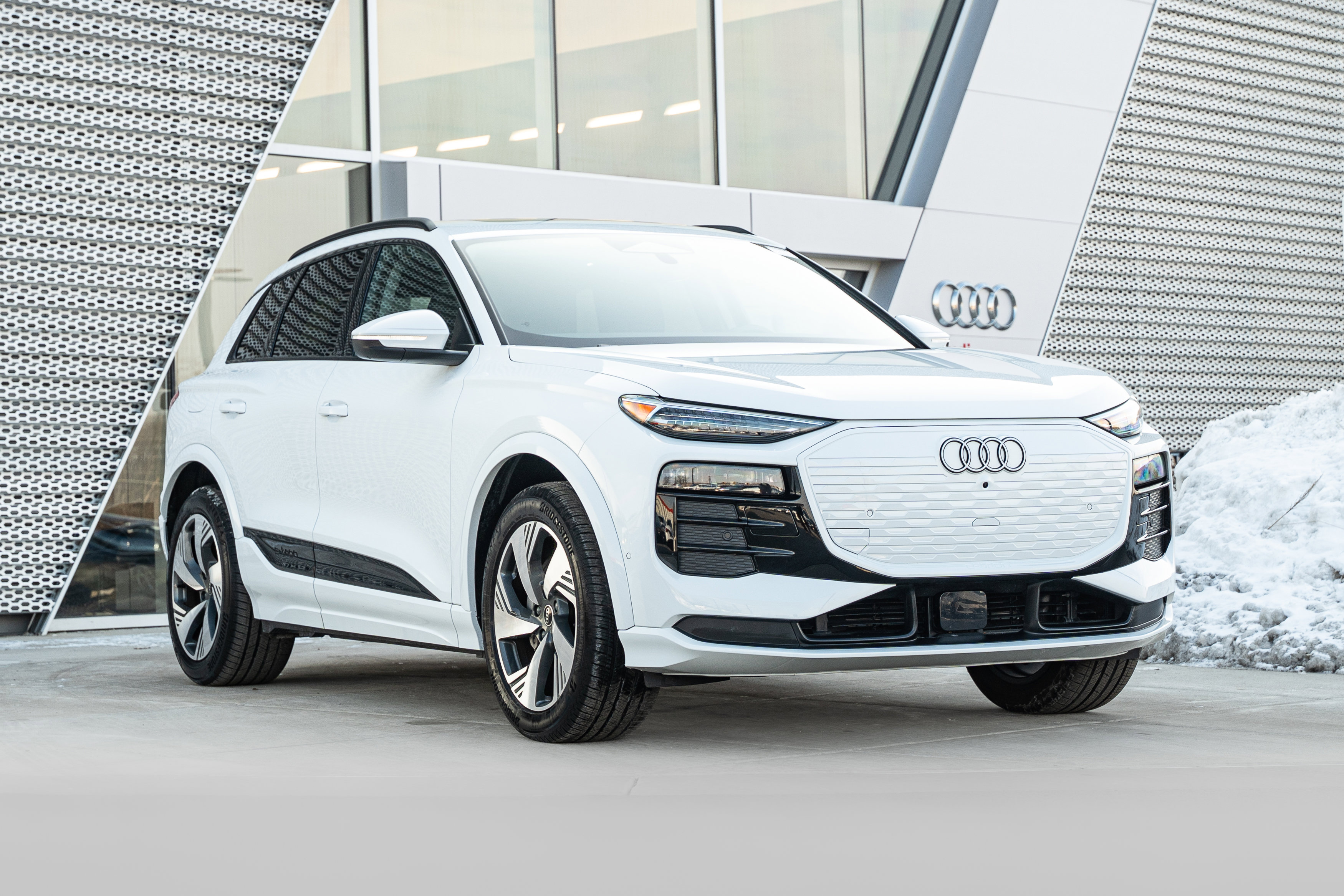 2025 Audi Q6 e-tron Premium Plus's photo