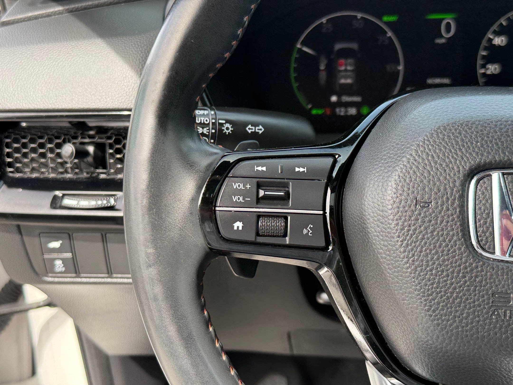 2023 Honda CR-V Hybrid Sport Touring photo 16