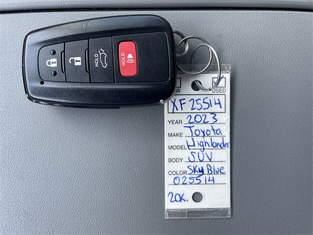 2023 Toyota Highlander Limited photo 21