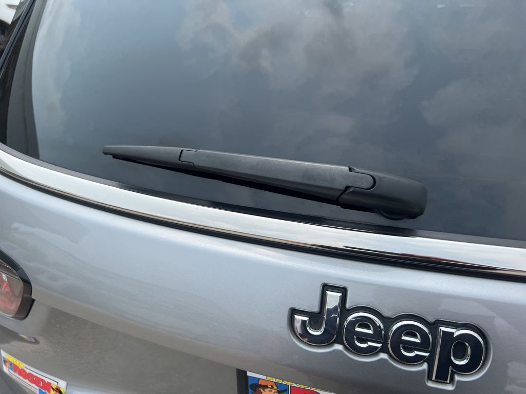 2022 Jeep Compass Latitude Lux photo 33