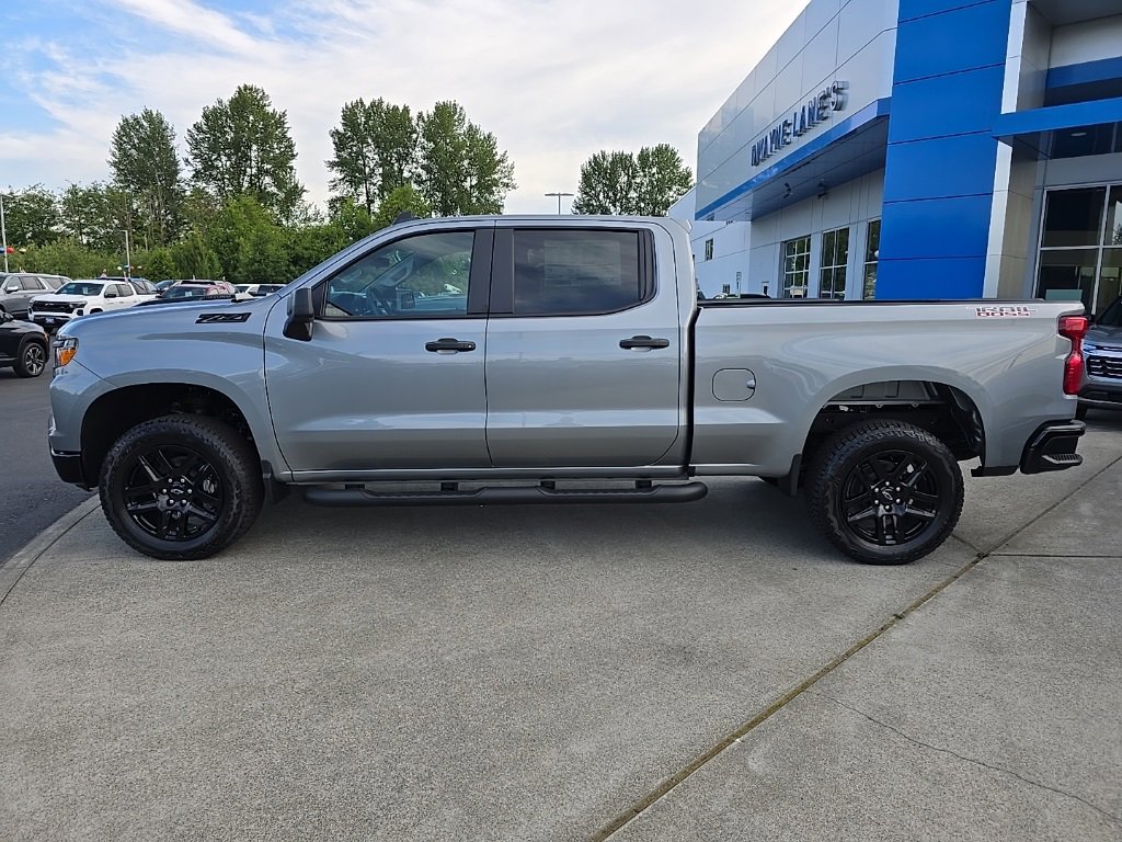 2025 Chevrolet Silverado 1500 Custom Trail Boss photo 2