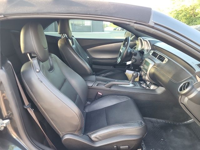 2015 Chevrolet Camaro 2LT photo 11