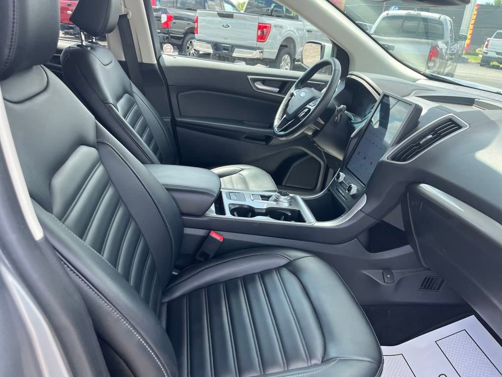 2024 Ford Edge SEL photo 25