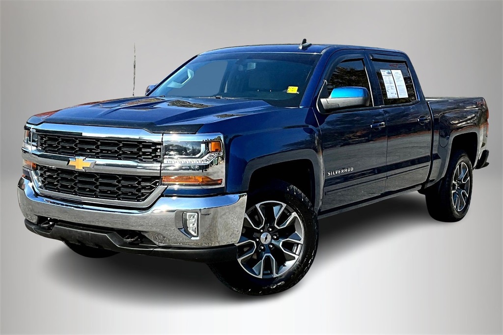 2018 Chevrolet Silverado 1500 LT photo 2