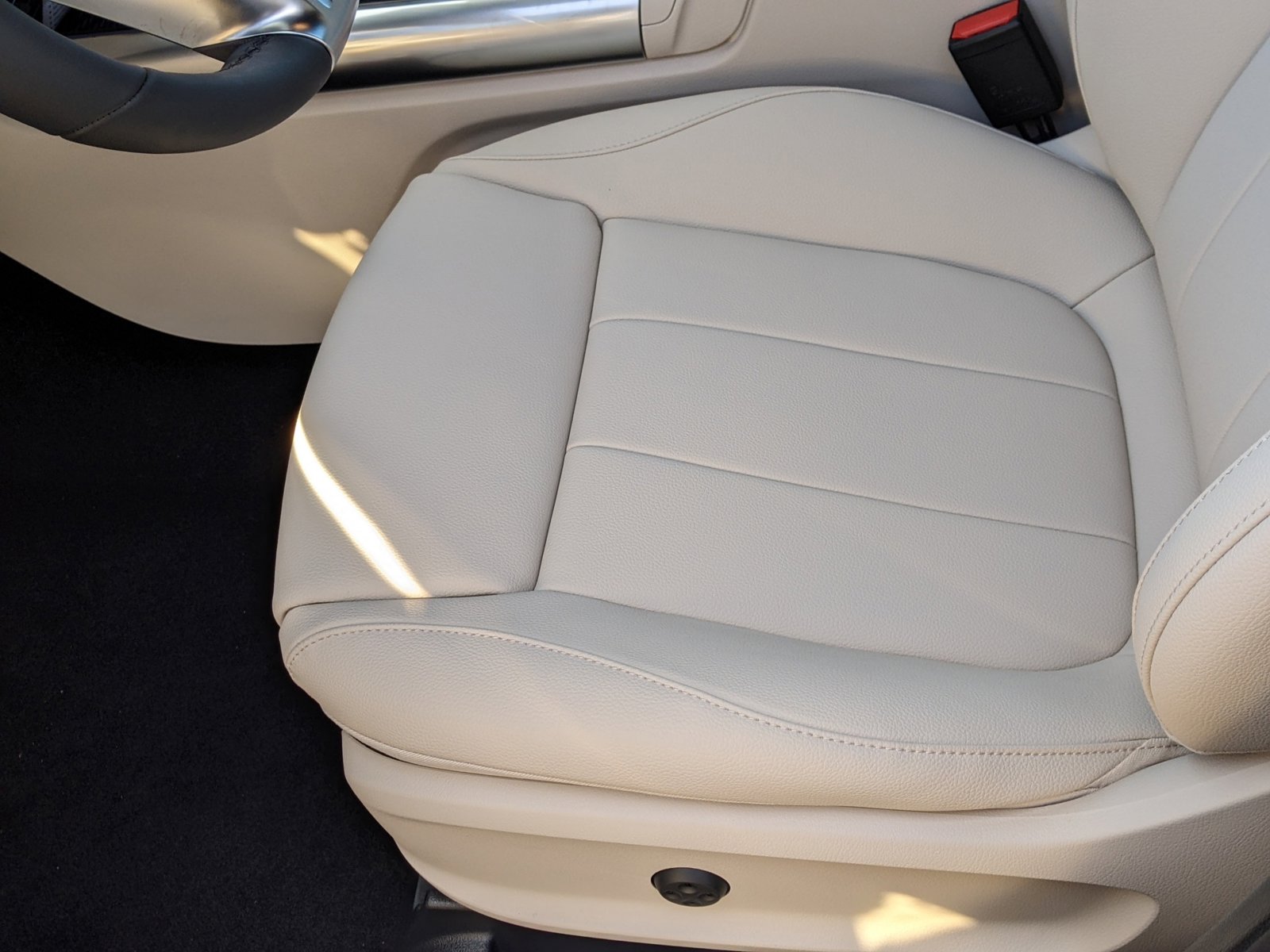 2025 Mercedes Benz GLA 250 4MATIC photo 4