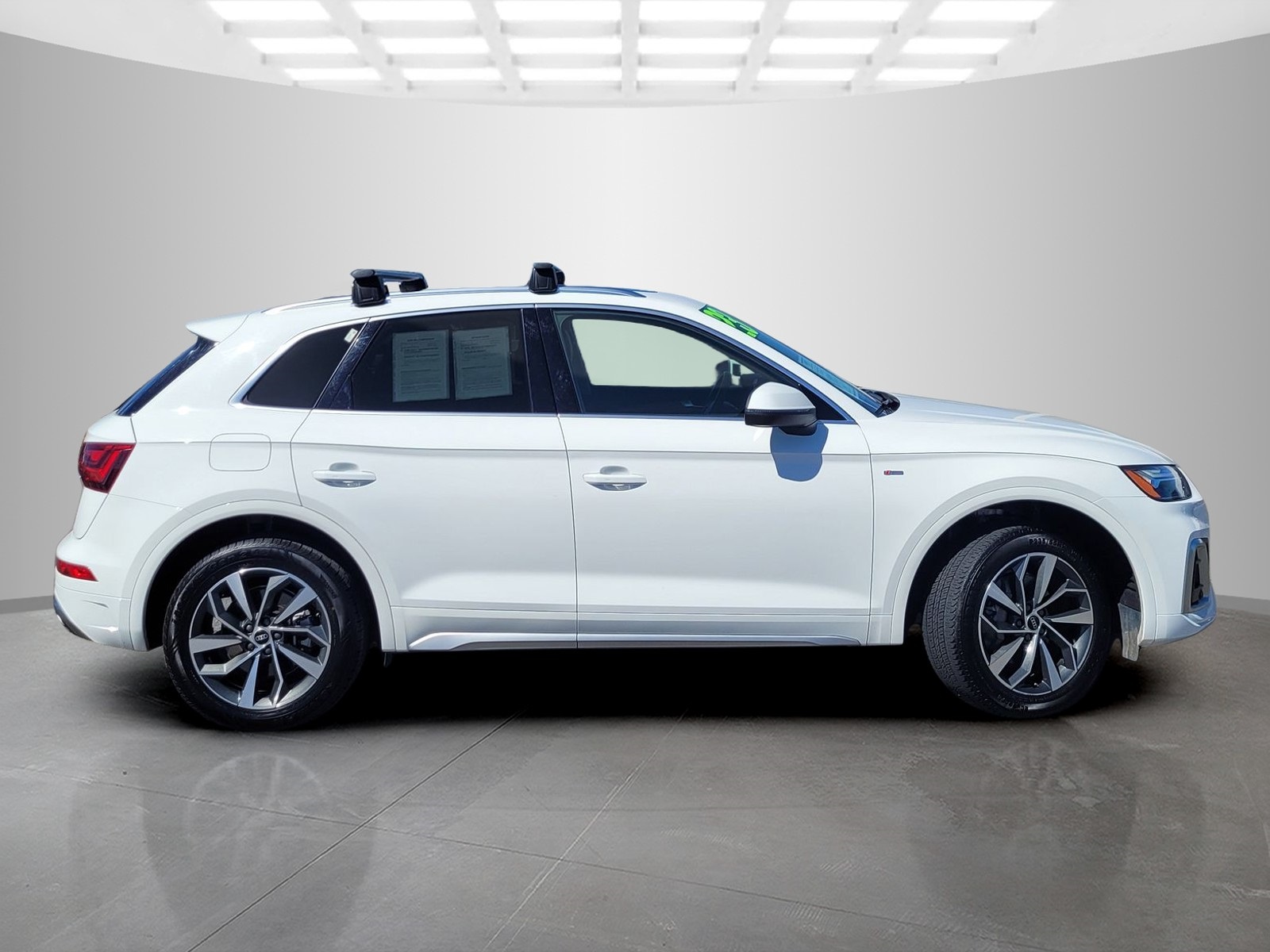 2023 Audi Q5 45 S line Premium Plus photo 2