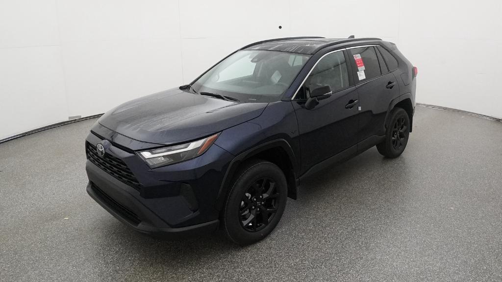 2025 Toyota RAV4 XLE's photo