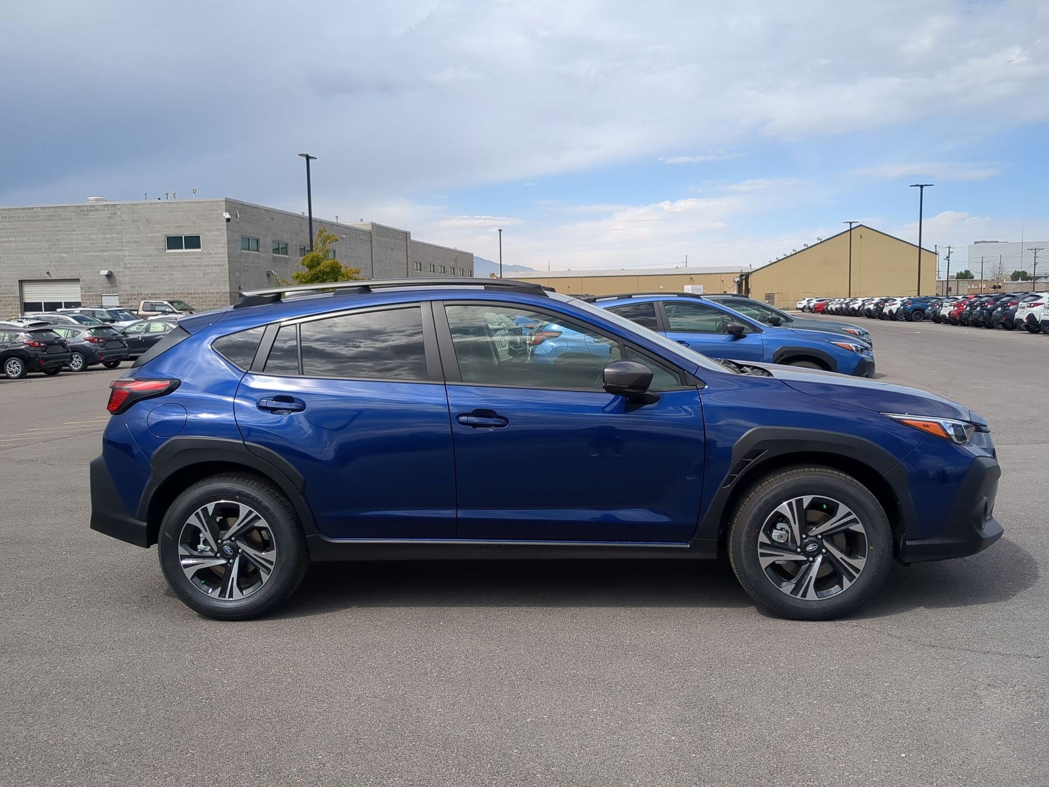 2025 Subaru Crosstrek Premium photo 2